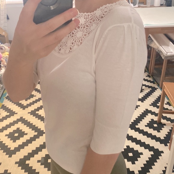 BCBGMaxaZria white sweater with short sleevesNWOT - Picture 12 of 12